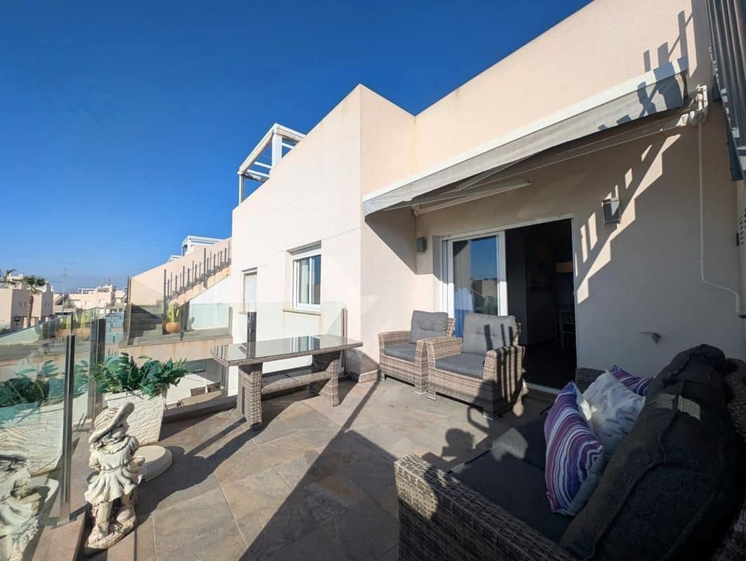 3 makuuhuone Huoneisto myytävänä paikassa Torrevieja mukana uima-altaan - 259 900 € (Ref: 9468167)