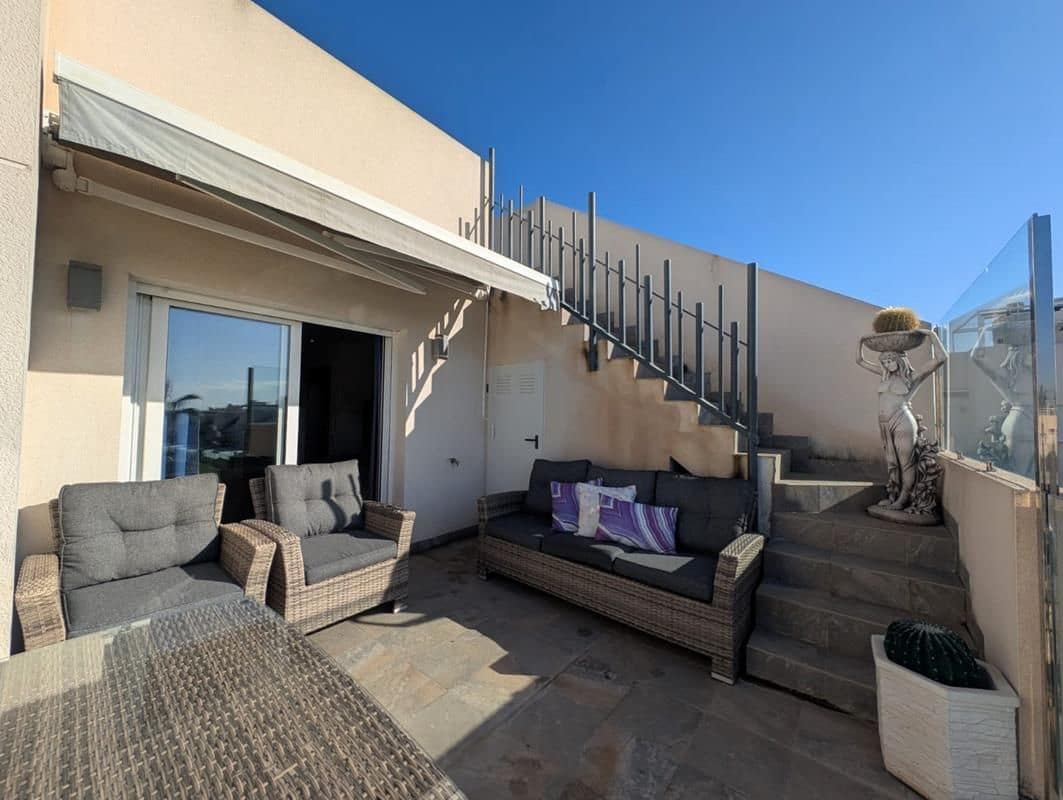 3 makuuhuone Huoneisto myytävänä paikassa Torrevieja mukana uima-altaan - 259 900 € (Ref: 9468167)