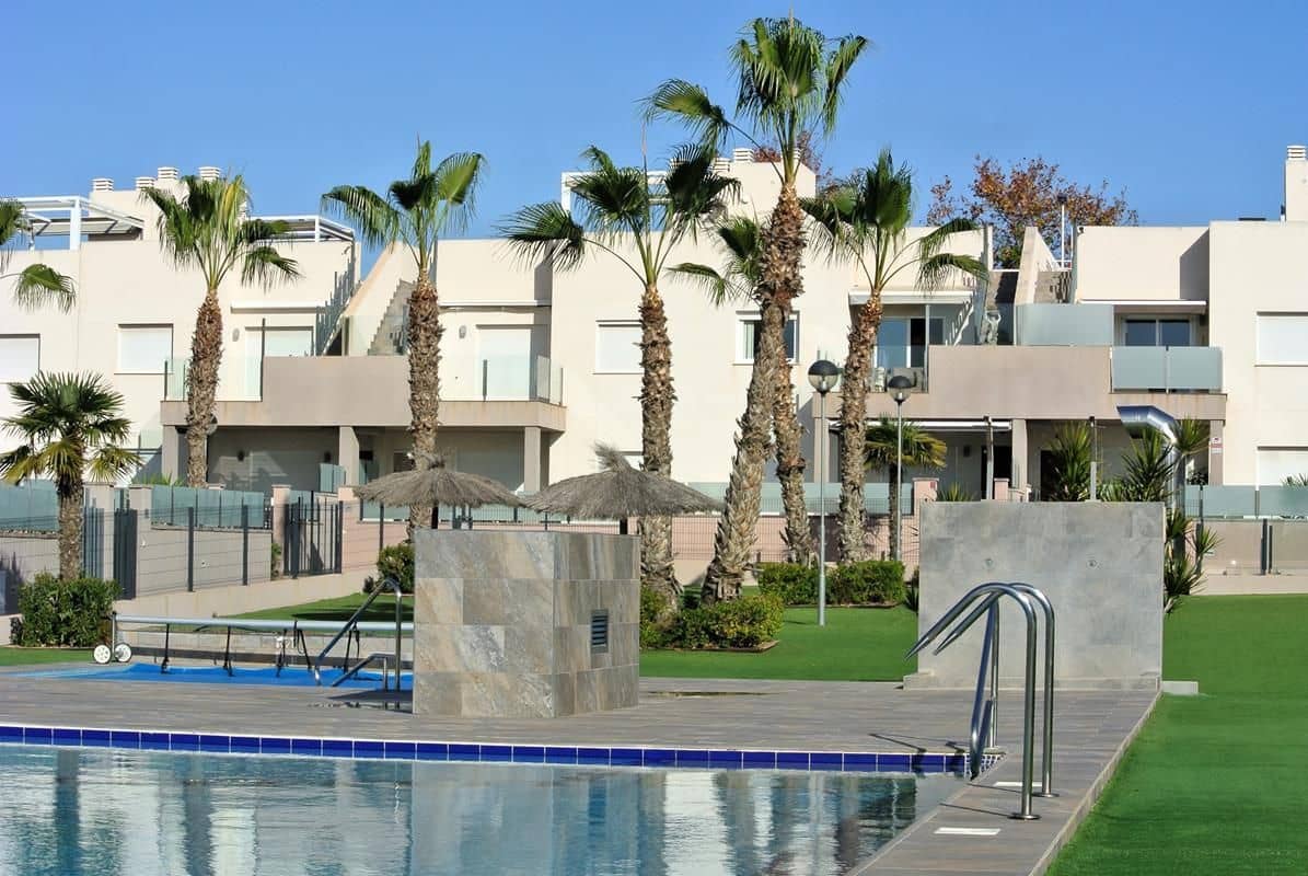 3 makuuhuone Huoneisto myytävänä paikassa Torrevieja mukana uima-altaan - 259 900 € (Ref: 9468167)