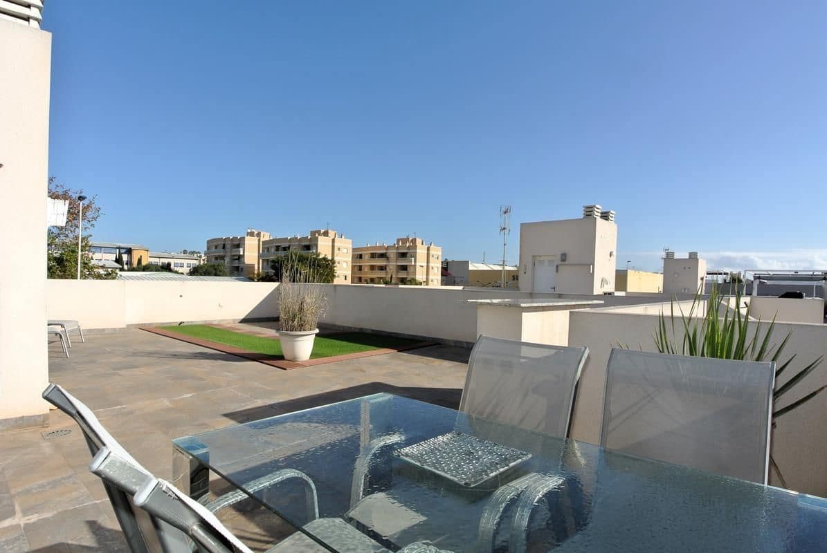 3 makuuhuone Huoneisto myytävänä paikassa Torrevieja mukana uima-altaan - 259 900 € (Ref: 9468167)