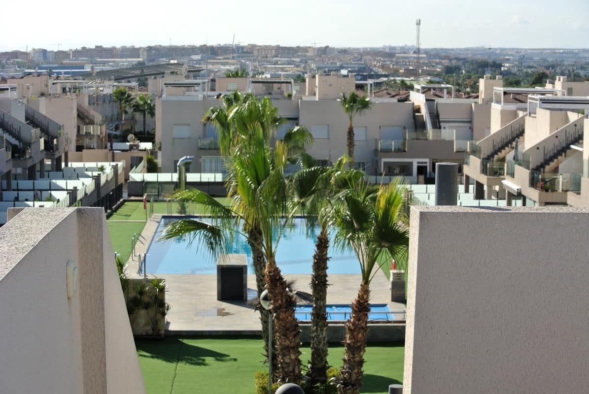 3 makuuhuone Huoneisto myytävänä paikassa Torrevieja mukana uima-altaan - 259 900 € (Ref: 9468167)