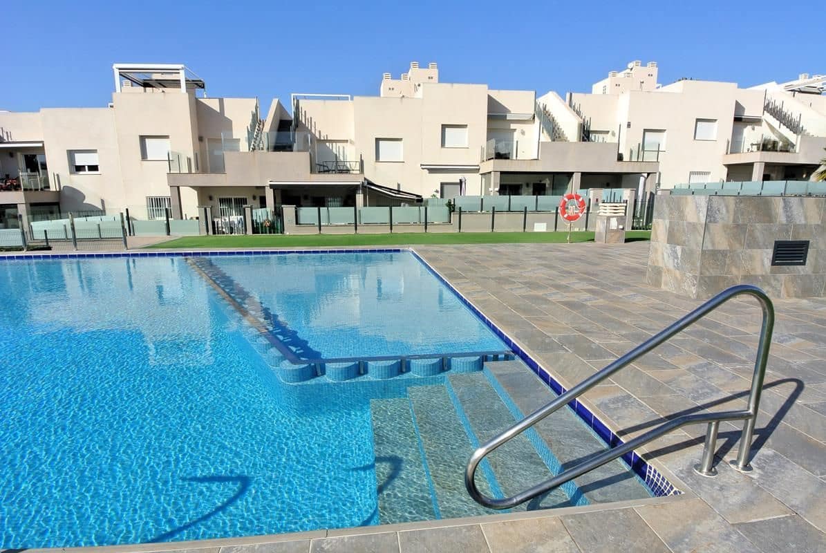 3 makuuhuone Huoneisto myytävänä paikassa Torrevieja mukana uima-altaan - 259 900 € (Ref: 9468167)