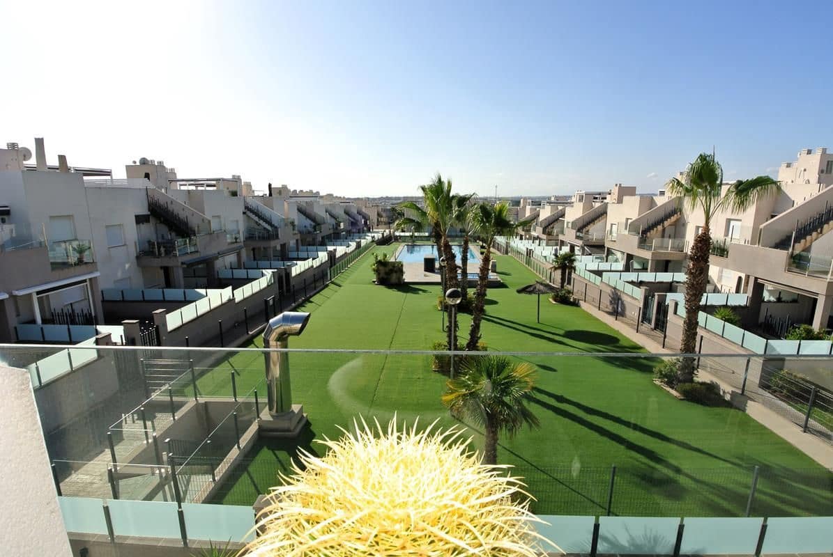 3 makuuhuone Huoneisto myytävänä paikassa Torrevieja mukana uima-altaan - 259 900 € (Ref: 9468167)