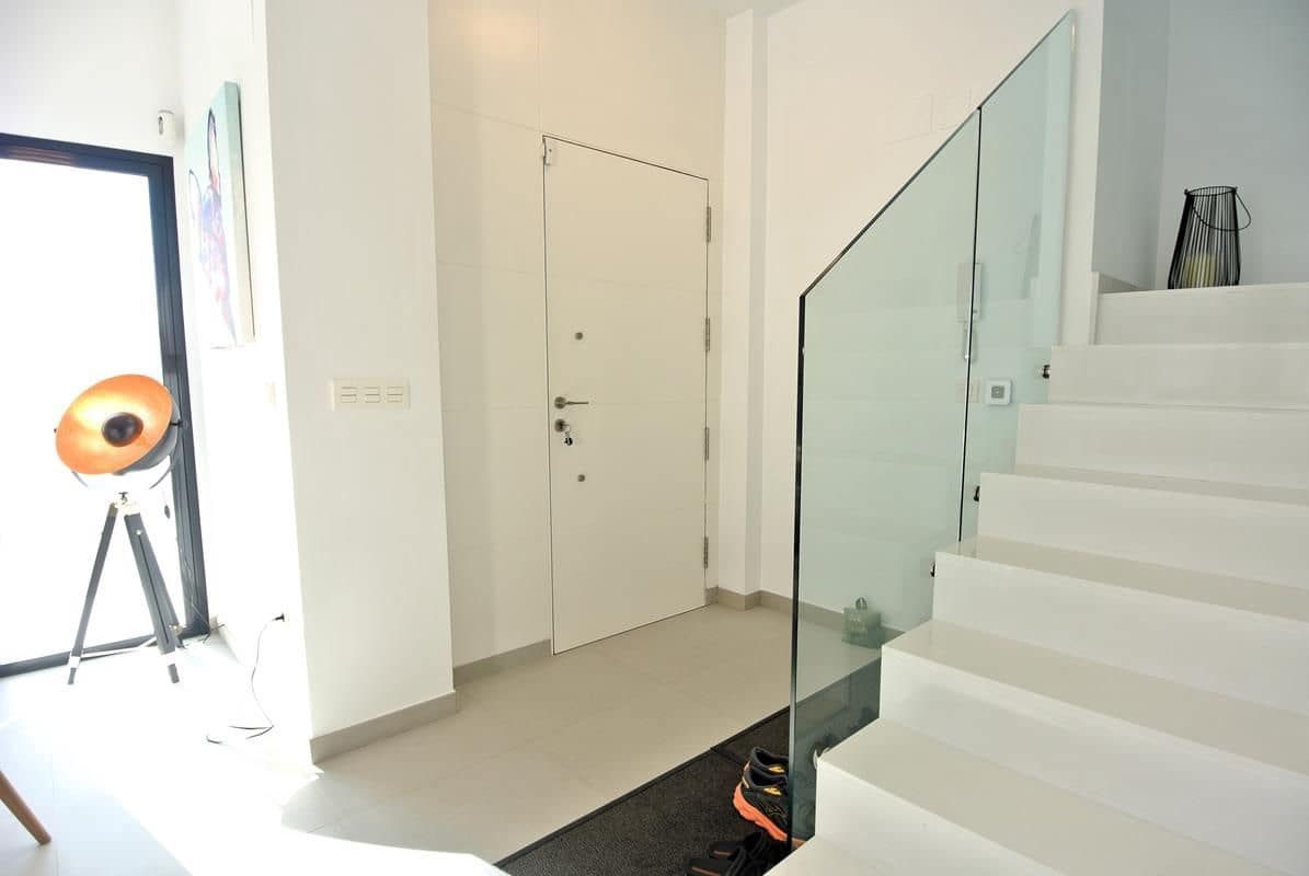 3 bedroom Villa for sale in San Fulgencio with pool garage - € 595,000 (Ref: 9503902)