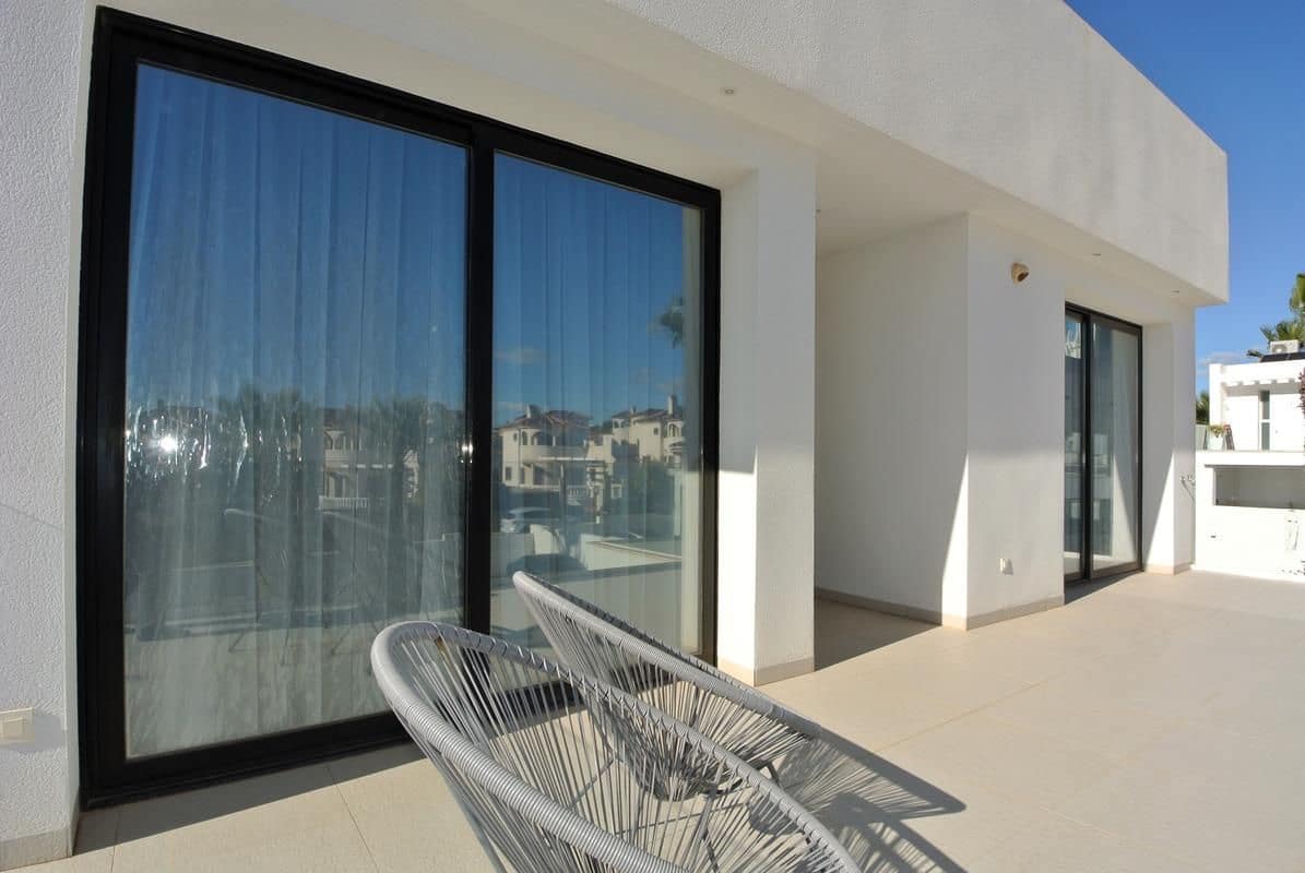 3 bedroom Villa for sale in San Fulgencio with pool garage - € 595,000 (Ref: 9503902)