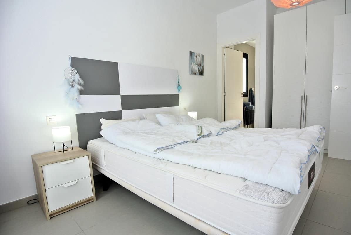 3 bedroom Villa for sale in San Fulgencio with pool garage - € 595,000 (Ref: 9503902)