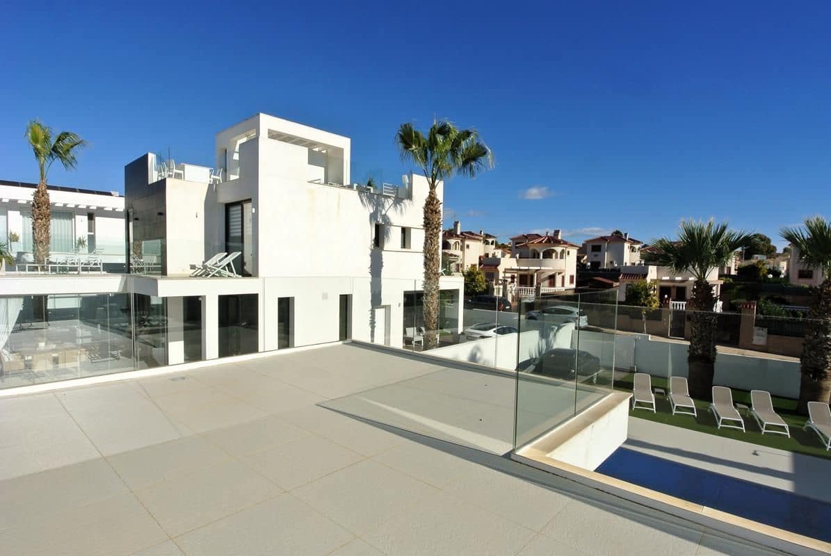 3 bedroom Villa for sale in San Fulgencio with pool garage - € 595,000 (Ref: 9503902)