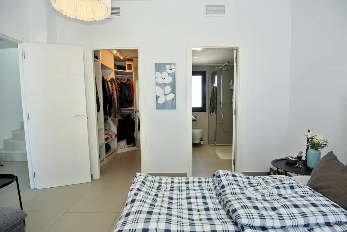 3 bedroom Villa for sale in San Fulgencio with pool garage - € 595,000 (Ref: 9503902)