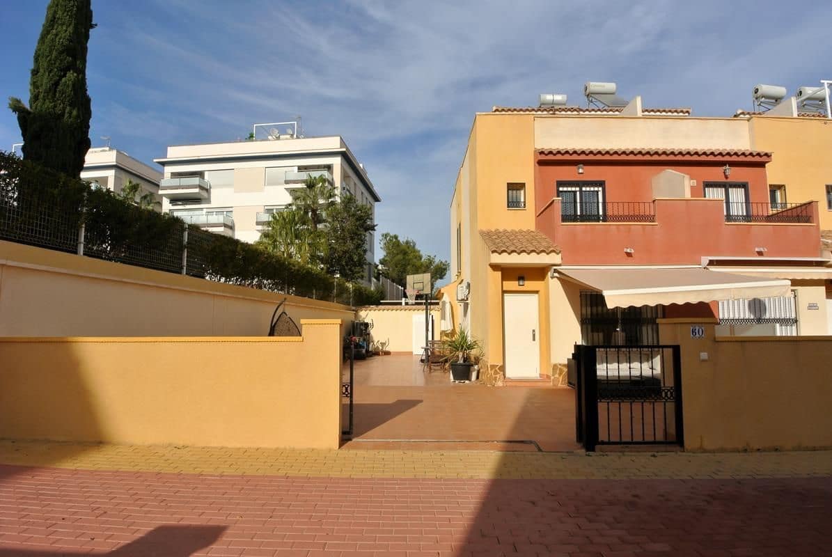3 camera da letto Villetta Bifamiliare in vendita in Orihuela Costa con piscina garage - 249.900 € (Rif: 9508443)