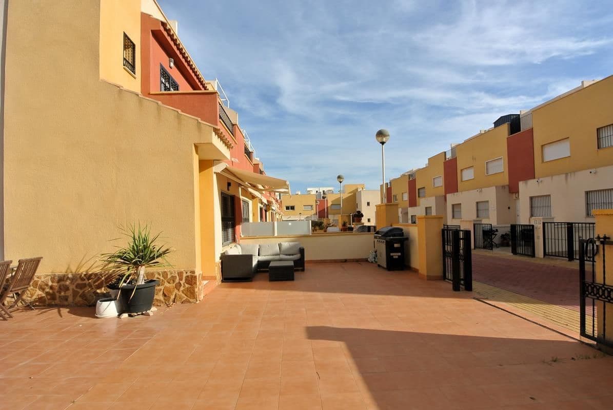 3 camera da letto Villetta Bifamiliare in vendita in Orihuela Costa con piscina garage - 249.900 € (Rif: 9508443)