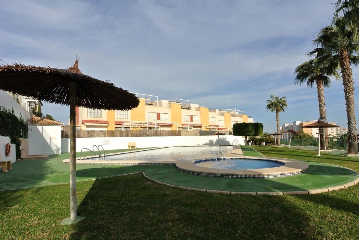 3 camera da letto Villetta Bifamiliare in vendita in Orihuela Costa con piscina garage - 249.900 € (Rif: 9508443)