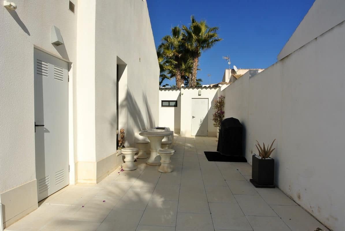 3 soverom Villa til salgs i San Fulgencio med svømmebasseng garasje - € 496 000 (Ref: 9560957)