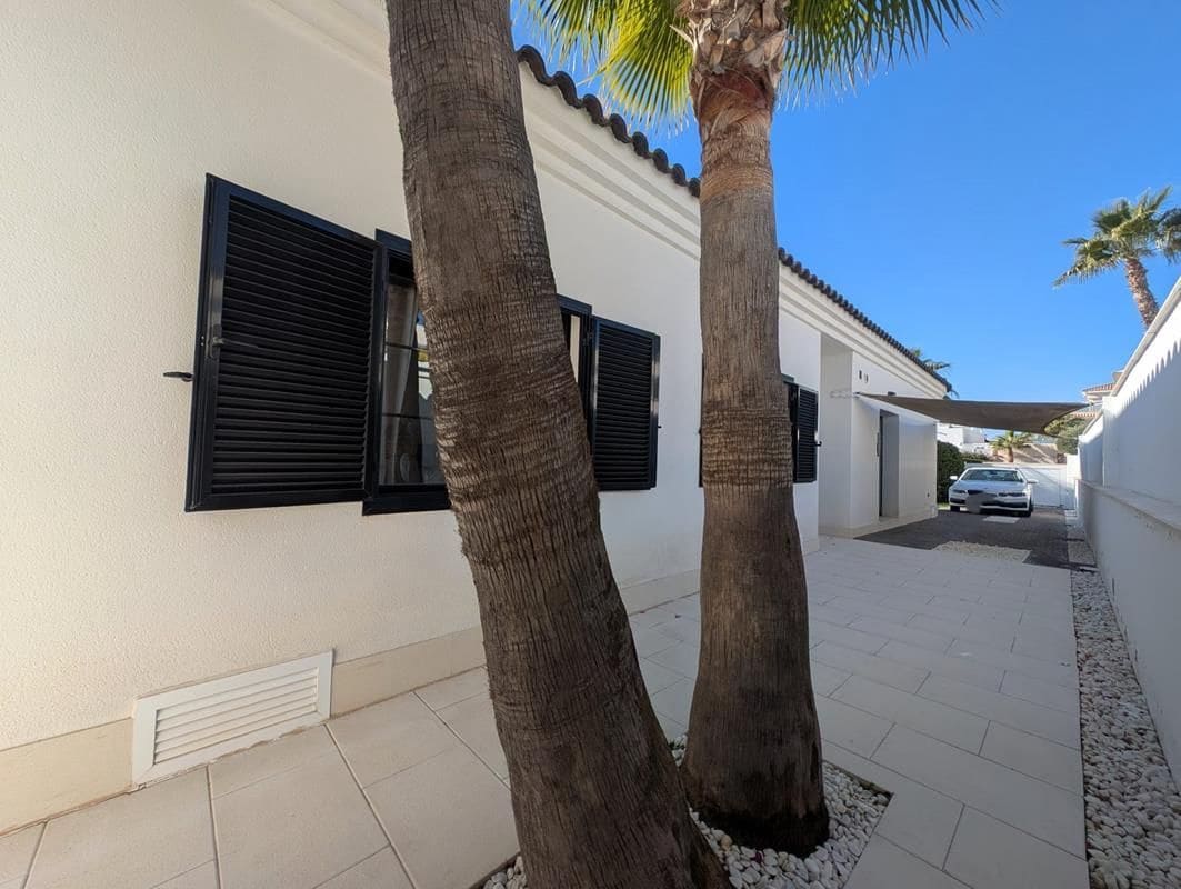 3 soverom Villa til salgs i San Fulgencio med svømmebasseng garasje - € 496 000 (Ref: 9560957)