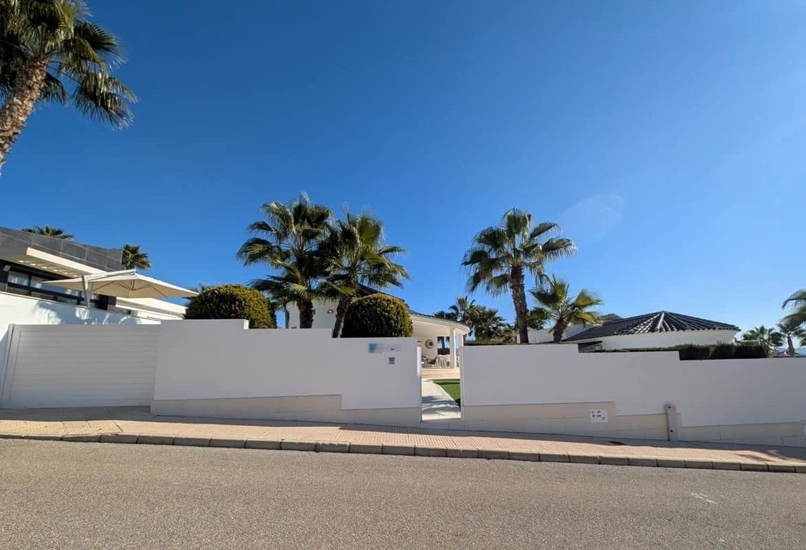 3 soverom Villa til salgs i San Fulgencio med svømmebasseng garasje - € 496 000 (Ref: 9560957)