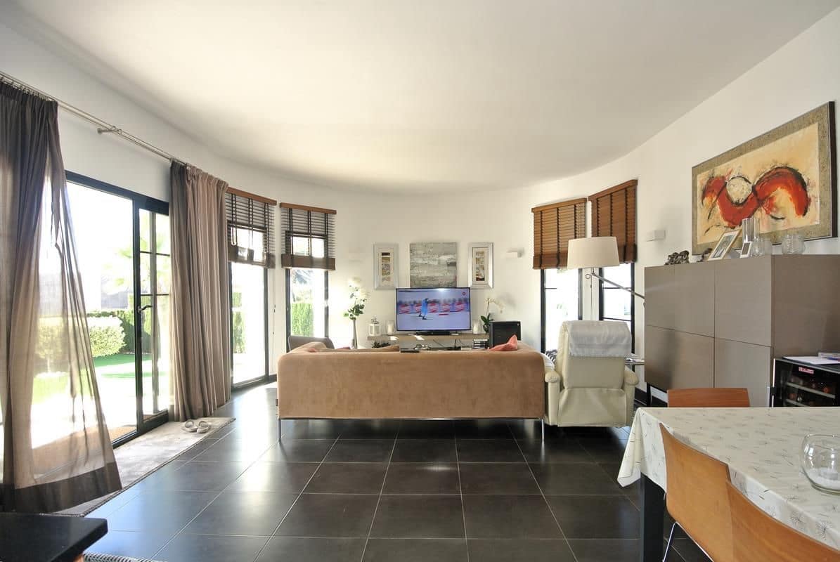 3 soverom Villa til salgs i San Fulgencio med svømmebasseng garasje - € 496 000 (Ref: 9560957)