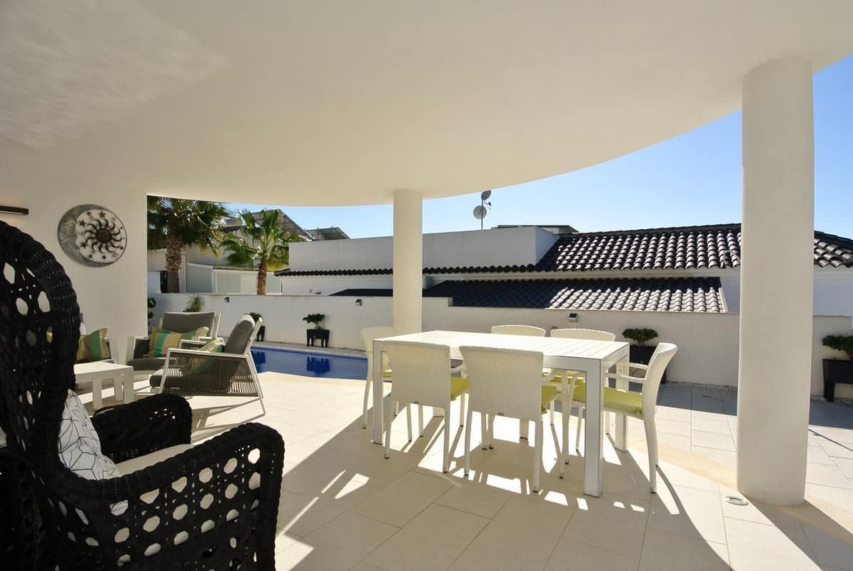 3 soverom Villa til salgs i San Fulgencio med svømmebasseng garasje - € 496 000 (Ref: 9560957)