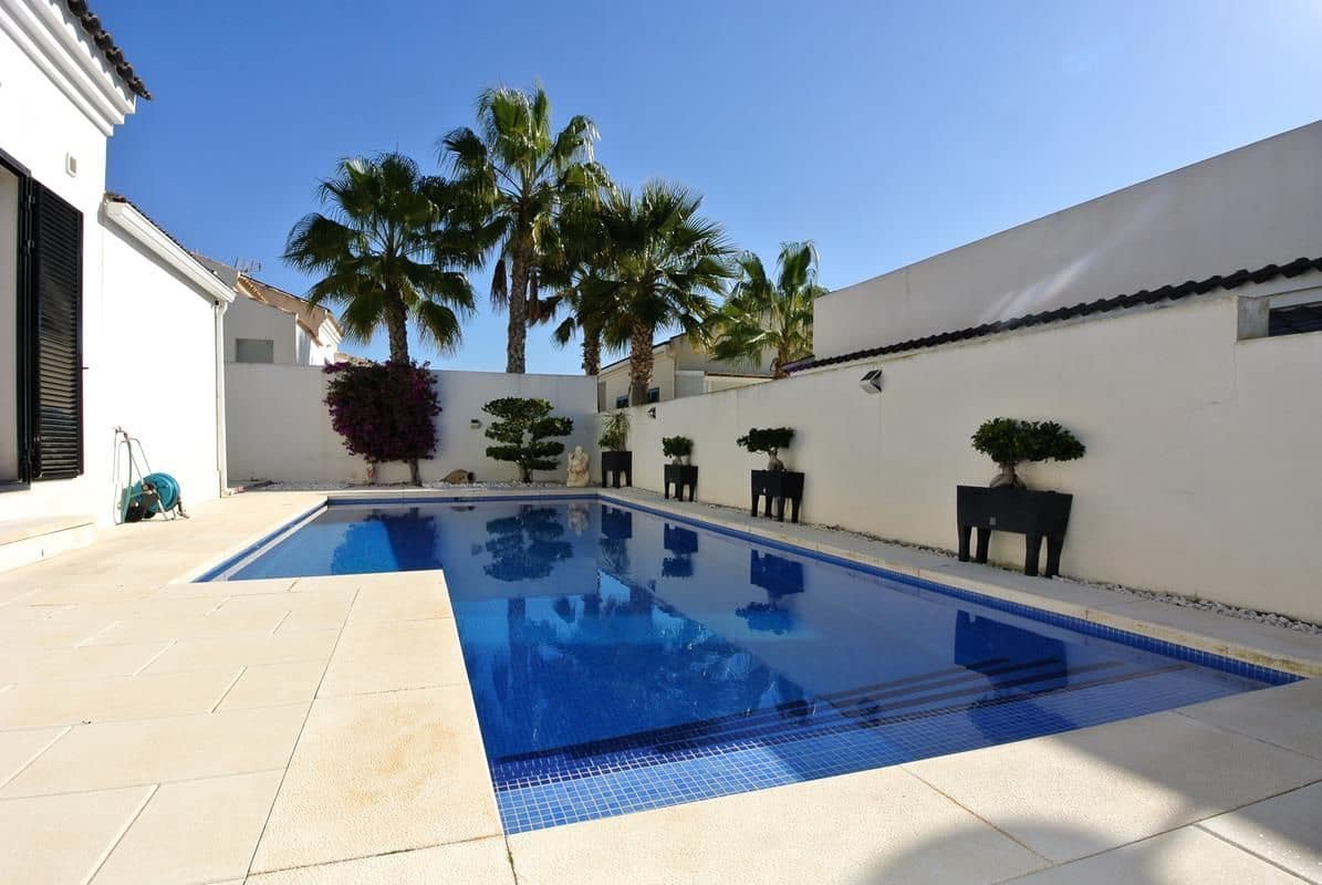 3 soverom Villa til salgs i San Fulgencio med svømmebasseng garasje - € 496 000 (Ref: 9560957)