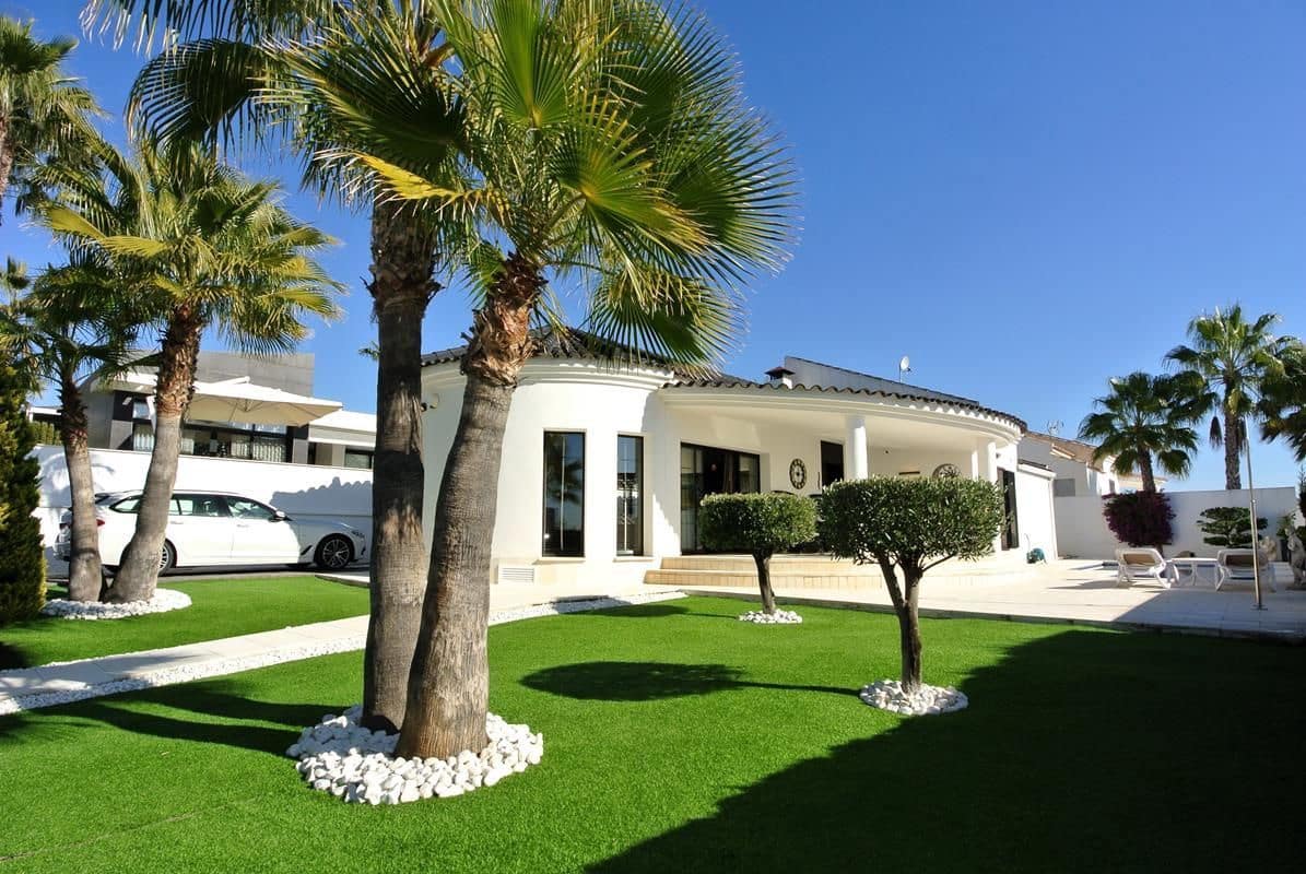 3 soverom Villa til salgs i San Fulgencio med svømmebasseng garasje - € 496 000 (Ref: 9560957)