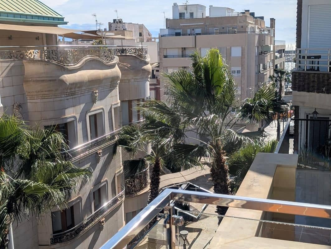 4 sypialnia Penthouse na sprzedaż w Torrevieja - 525 000 € (Ref: 9590741)