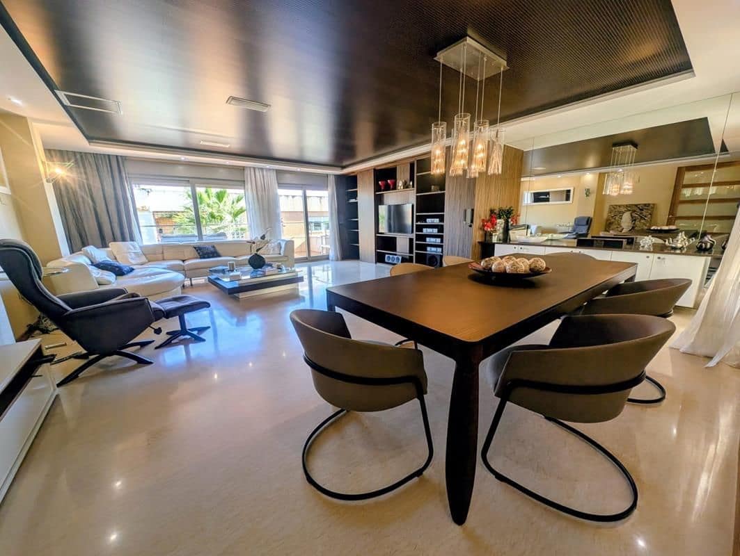 4 sypialnia Penthouse na sprzedaż w Torrevieja - 525 000 € (Ref: 9590741)