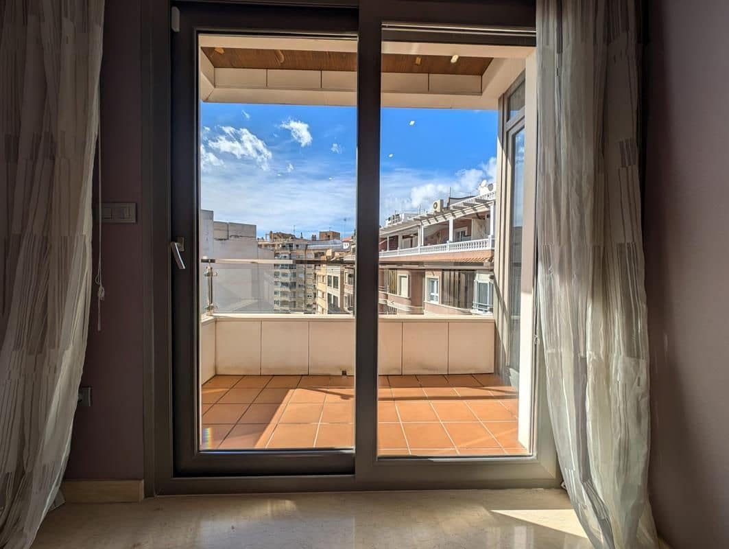 4 sypialnia Penthouse na sprzedaż w Torrevieja - 525 000 € (Ref: 9590741)