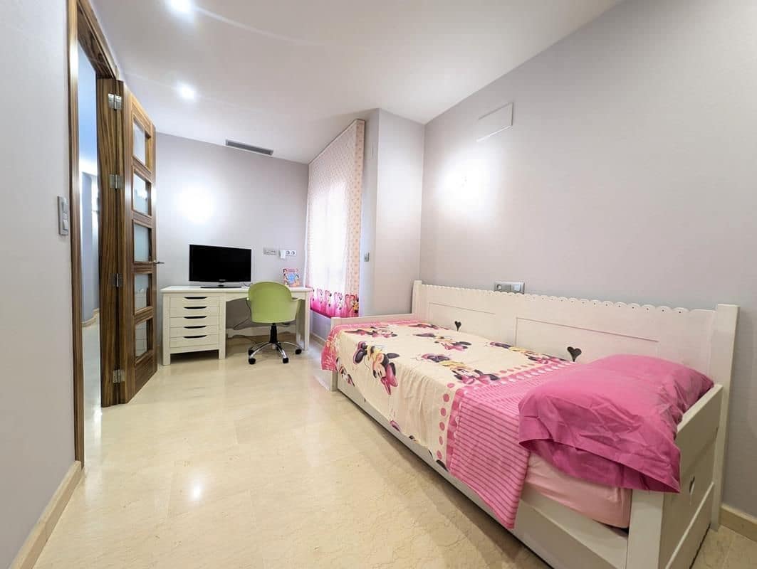 4 sypialnia Penthouse na sprzedaż w Torrevieja - 525 000 € (Ref: 9590741)