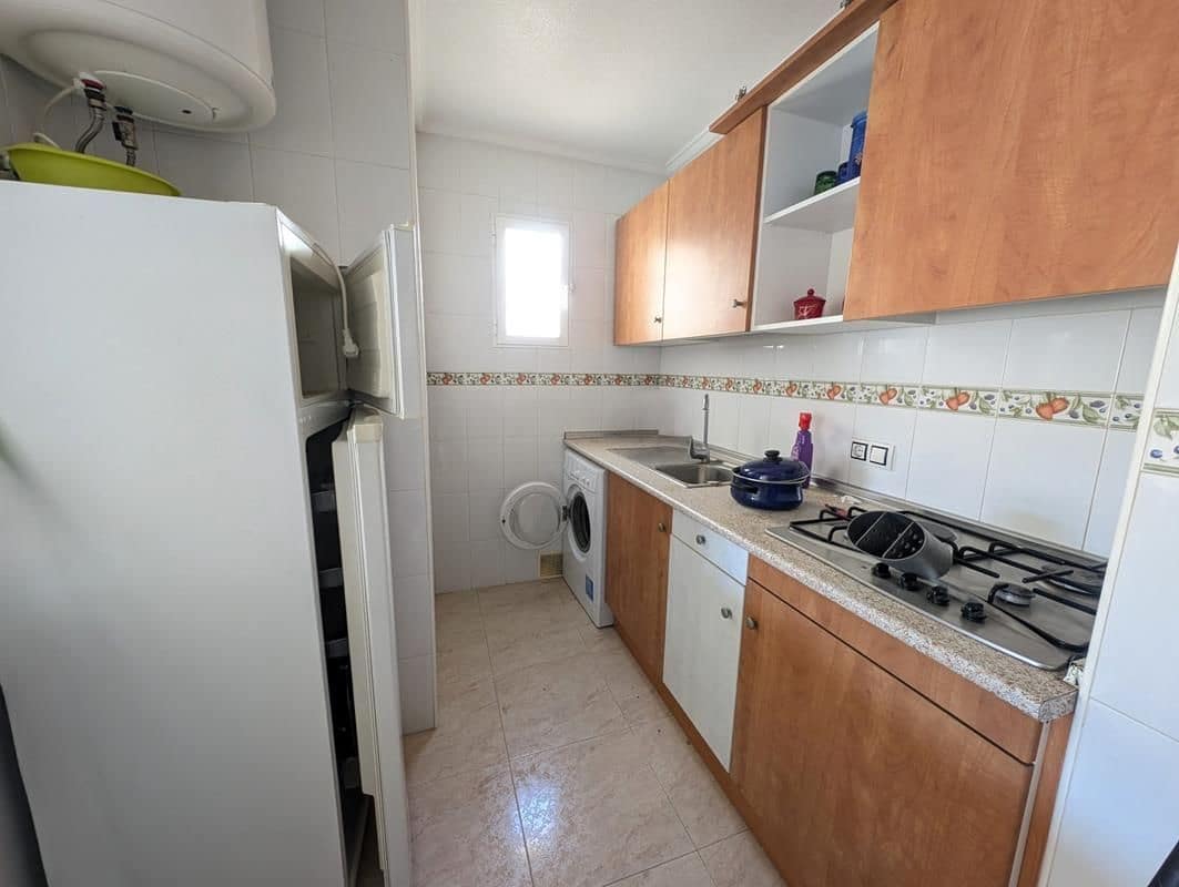 Apartamento de 2 habitaciones en Torrevieja en venta con piscina - 119.000 € (Ref: 9690082)