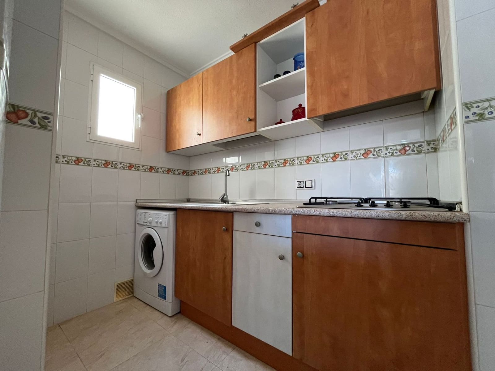 2 bedroom Apartment for sale in Torrevieja with pool - € 119,000 (Ref: 9690082)