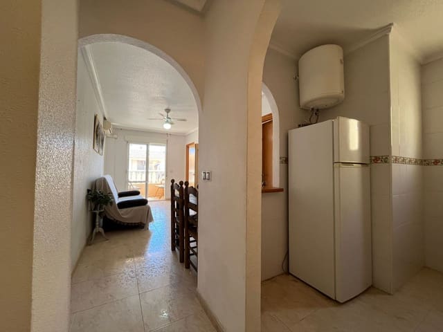 2 bedroom Apartment for sale in Centro, Torrevieja with pool - € 119,000 (Ref: 9690082)