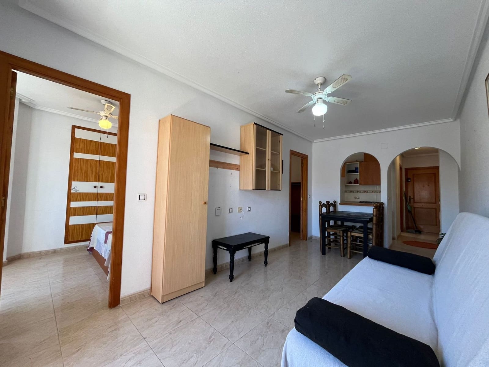 2 bedroom Apartment for sale in Torrevieja with pool - € 119,000 (Ref: 9690082)