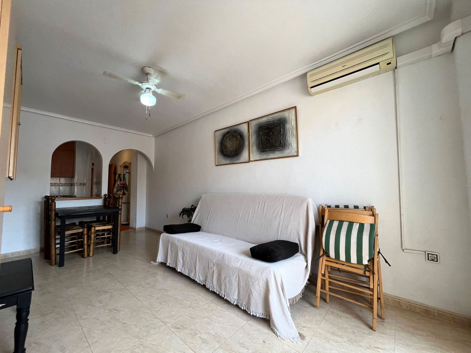 2 bedroom Apartment for sale in Torrevieja with pool - € 119,000 (Ref: 9690082)