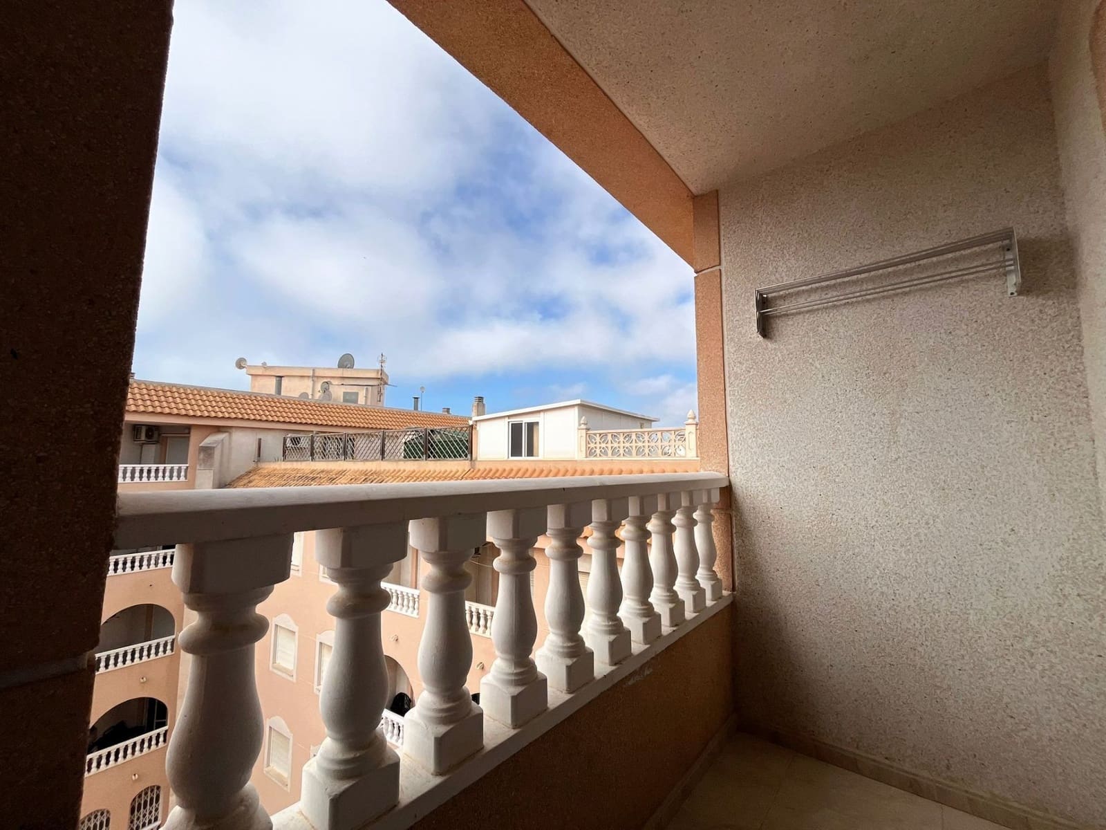 2 bedroom Apartment for sale in Torrevieja with pool - € 119,000 (Ref: 9690082)