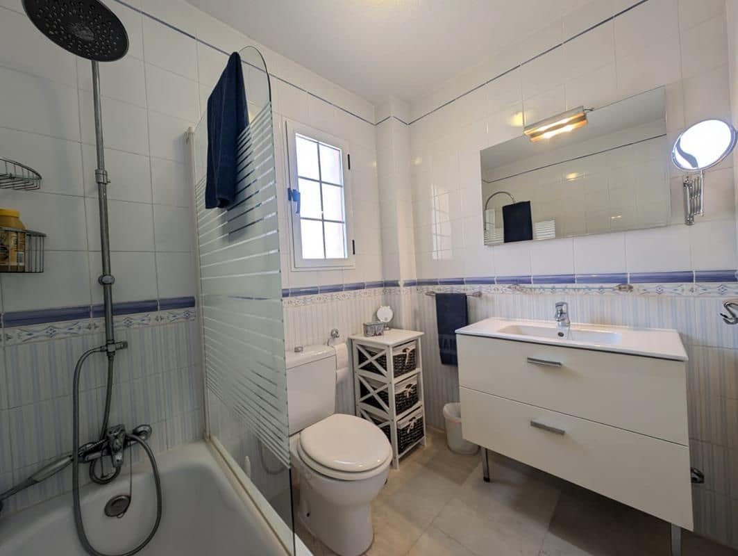 3 camera da letto Villa in vendita in Playa Flamenca con piscina garage - 289.900 € (Rif: 9731696)