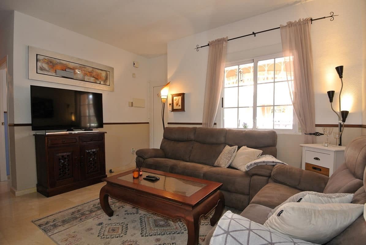 3 camera da letto Villa in vendita in Playa Flamenca con piscina garage - 289.900 € (Rif: 9731696)