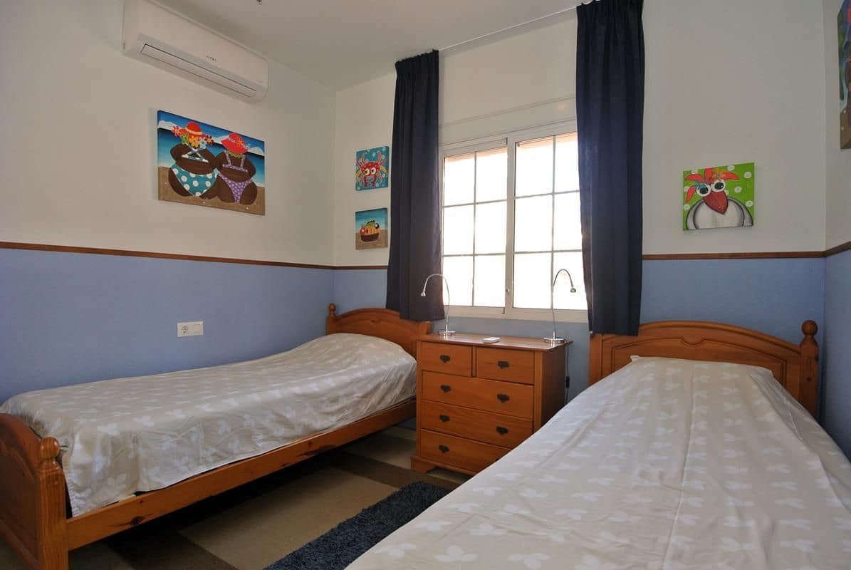 3 camera da letto Villa in vendita in Playa Flamenca con piscina garage - 289.900 € (Rif: 9731696)