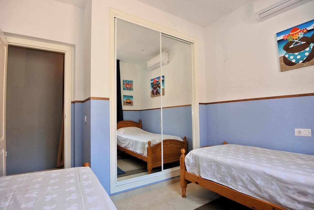 3 camera da letto Villa in vendita in Playa Flamenca con piscina garage - 289.900 € (Rif: 9731696)