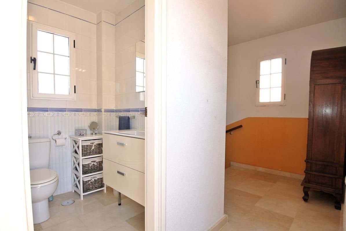 3 camera da letto Villa in vendita in Playa Flamenca con piscina garage - 289.900 € (Rif: 9731696)