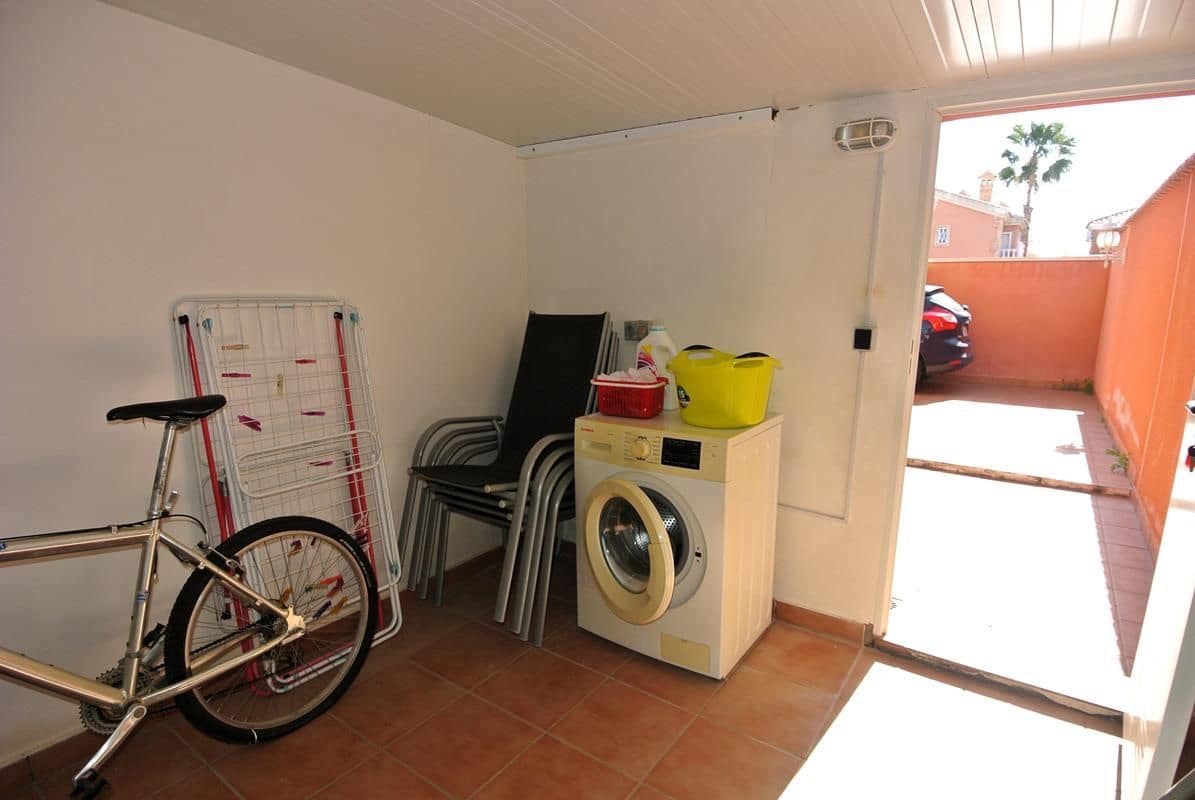 3 camera da letto Villa in vendita in Playa Flamenca con piscina garage - 289.900 € (Rif: 9731696)
