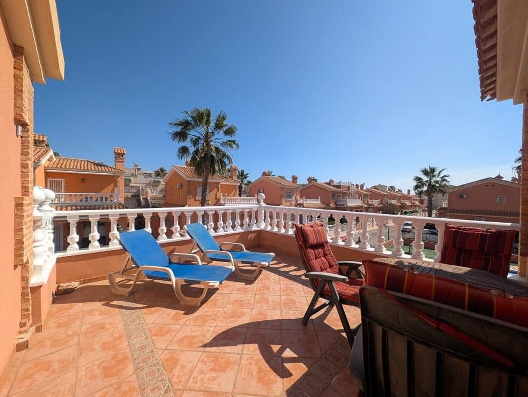 3 camera da letto Villa in vendita in Playa Flamenca con piscina garage - 289.900 € (Rif: 9731696)