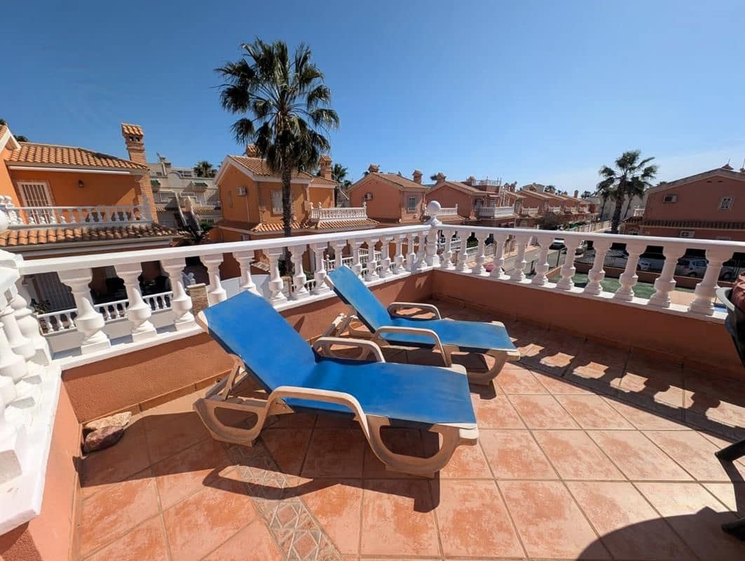 3 camera da letto Villa in vendita in Playa Flamenca con piscina garage - 289.900 € (Rif: 9731696)