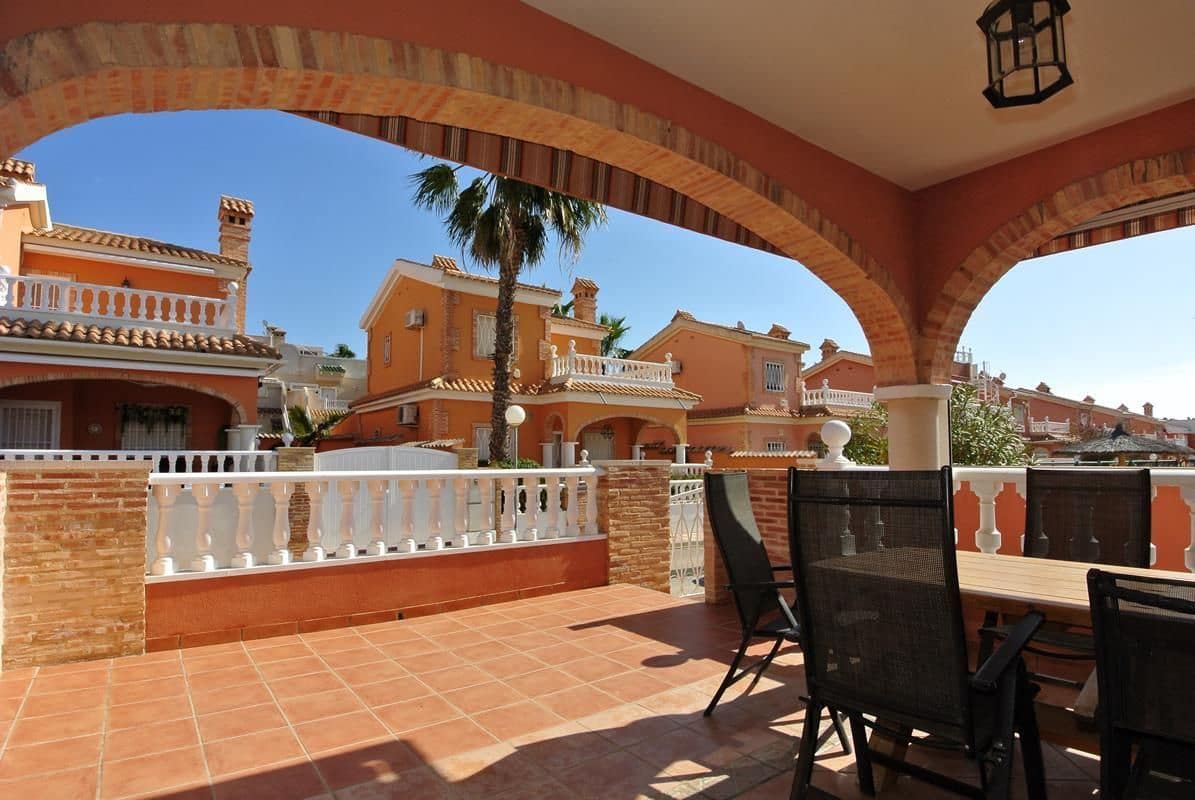 3 camera da letto Villa in vendita in Playa Flamenca con piscina garage - 289.900 € (Rif: 9731696)