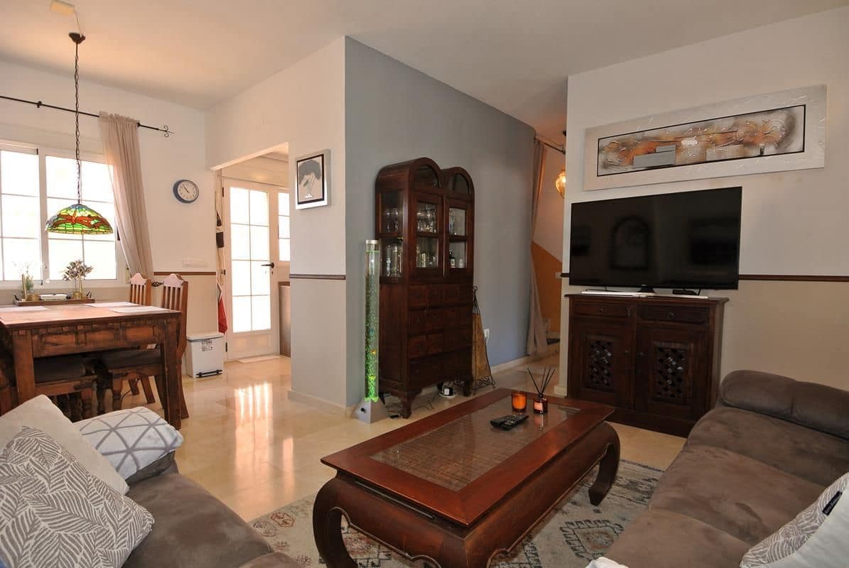 3 camera da letto Villa in vendita in Playa Flamenca con piscina garage - 289.900 € (Rif: 9731696)