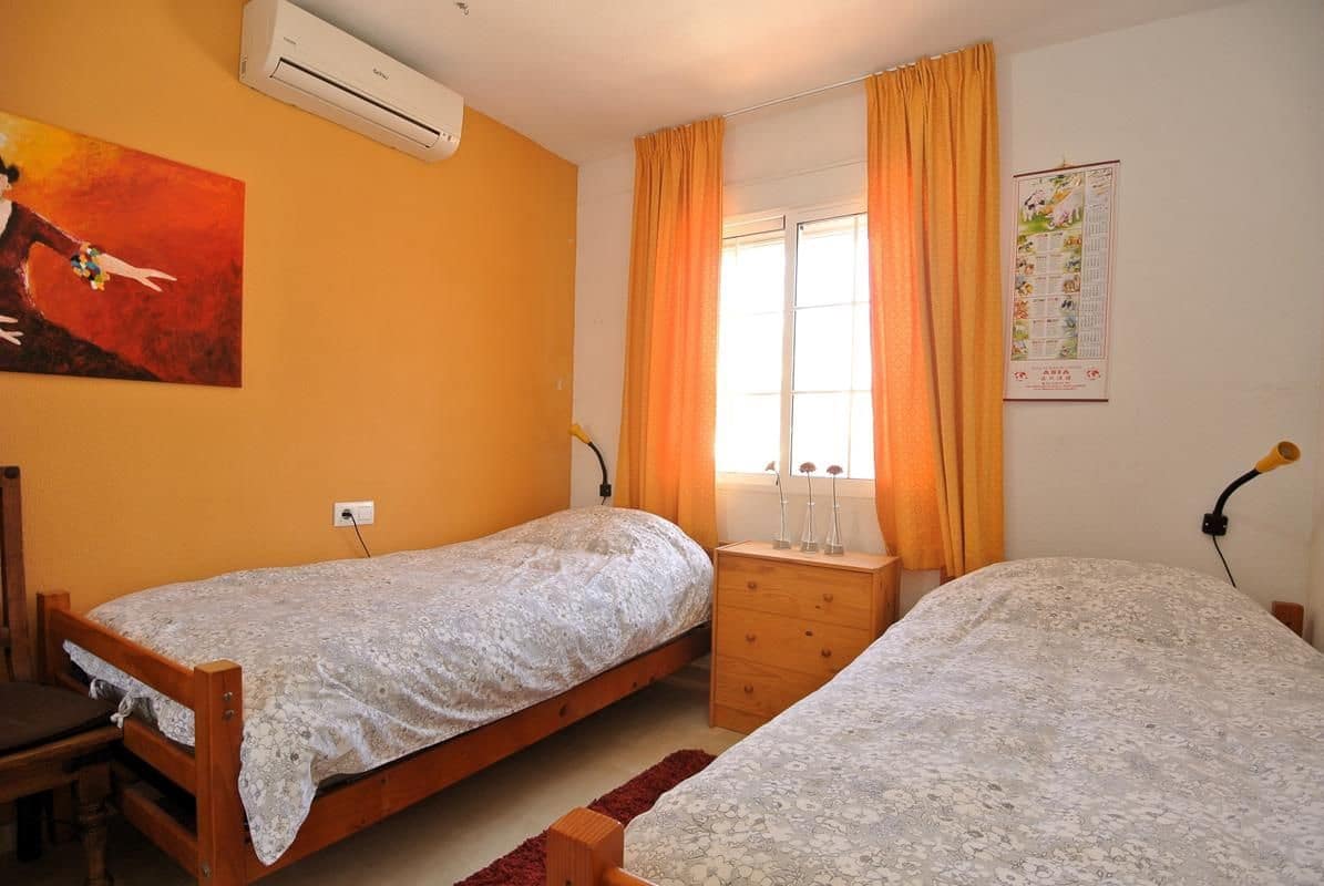 3 camera da letto Villa in vendita in Playa Flamenca con piscina garage - 289.900 € (Rif: 9731696)