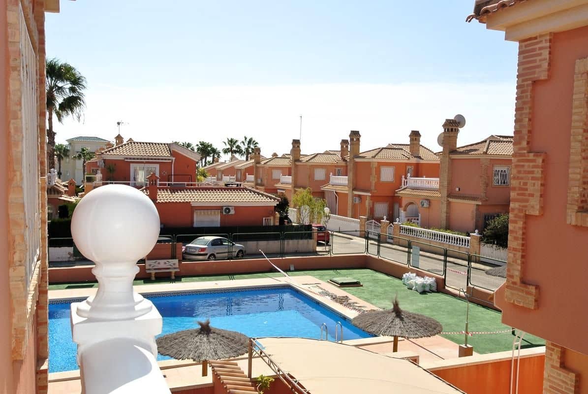 3 camera da letto Villa in vendita in Playa Flamenca con piscina garage - 289.900 € (Rif: 9731696)