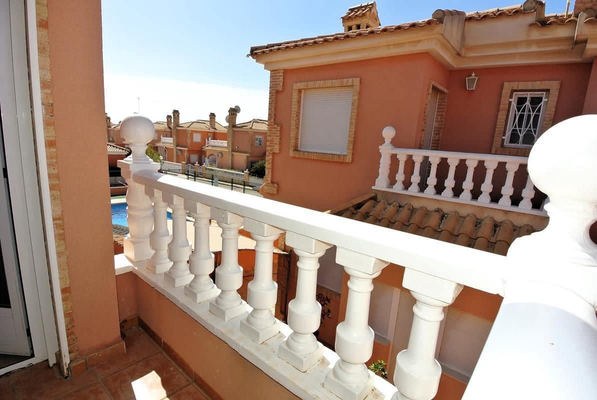 3 camera da letto Villa in vendita in Playa Flamenca con piscina garage - 289.900 € (Rif: 9731696)