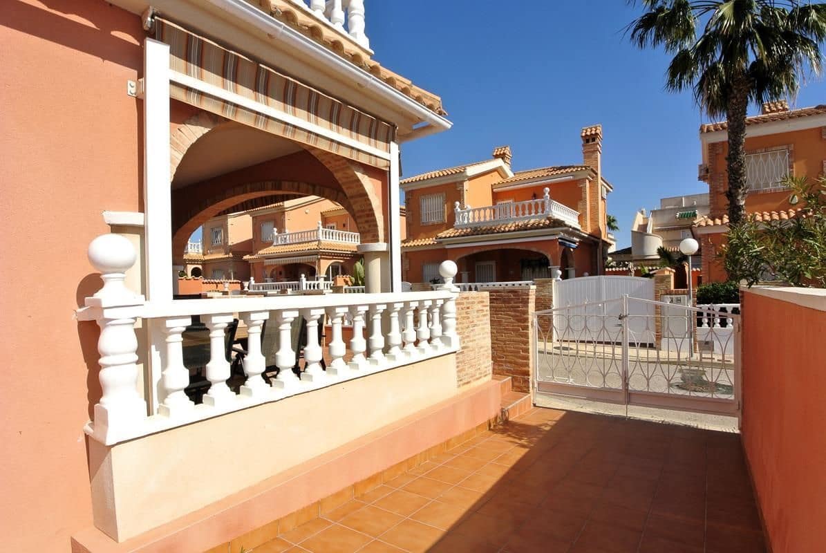 3 camera da letto Villa in vendita in Playa Flamenca con piscina garage - 289.900 € (Rif: 9731696)