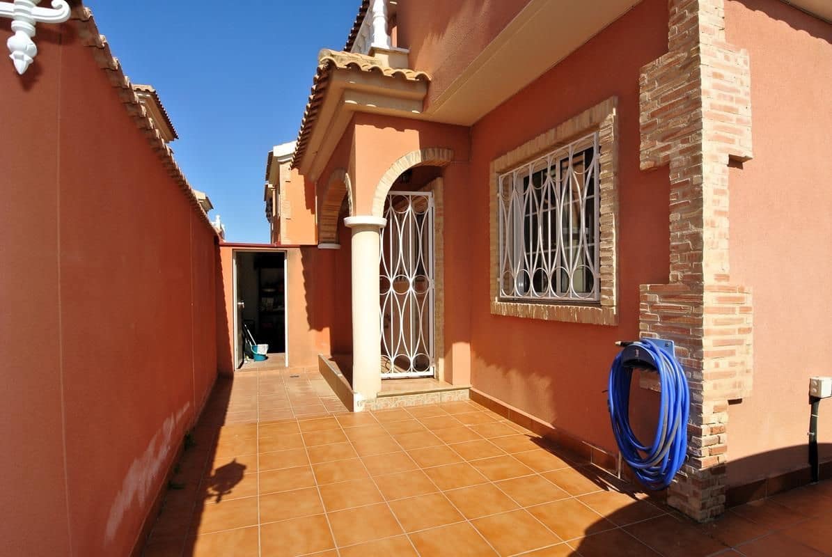 3 camera da letto Villa in vendita in Playa Flamenca con piscina garage - 289.900 € (Rif: 9731696)
