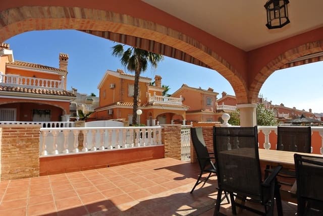 Chalet de 3 habitaciones en Playa Flamenca, Orihuela en venta con piscina garaje - 289.900 € (Ref: 9731696)