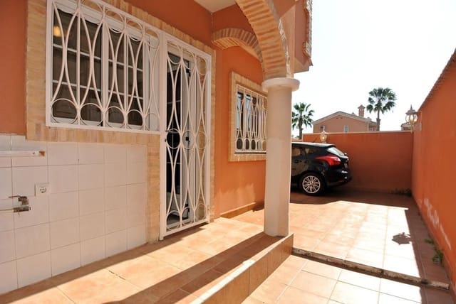Chalet de 3 habitaciones en Playa Flamenca, Orihuela en venta con piscina garaje - 289.900 € (Ref: 9731696)