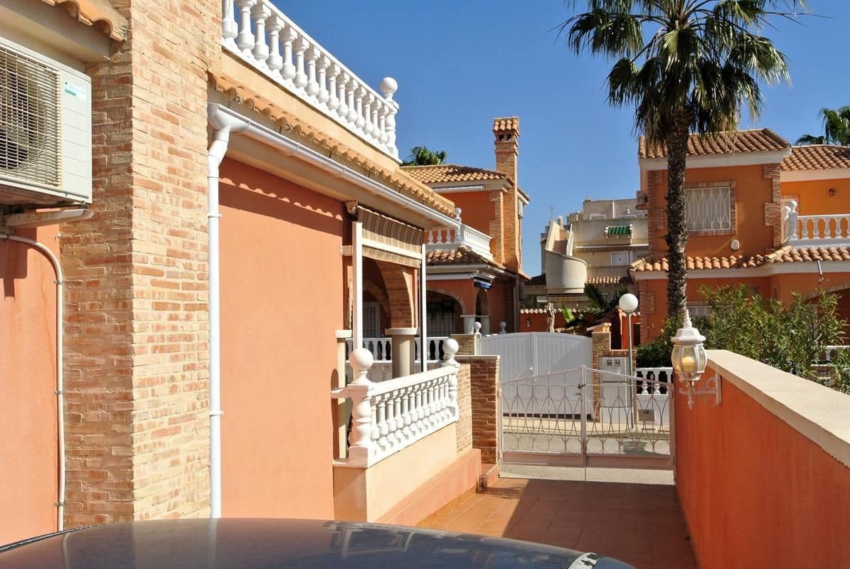 3 camera da letto Villa in vendita in Playa Flamenca con piscina garage - 289.900 € (Rif: 9731696)